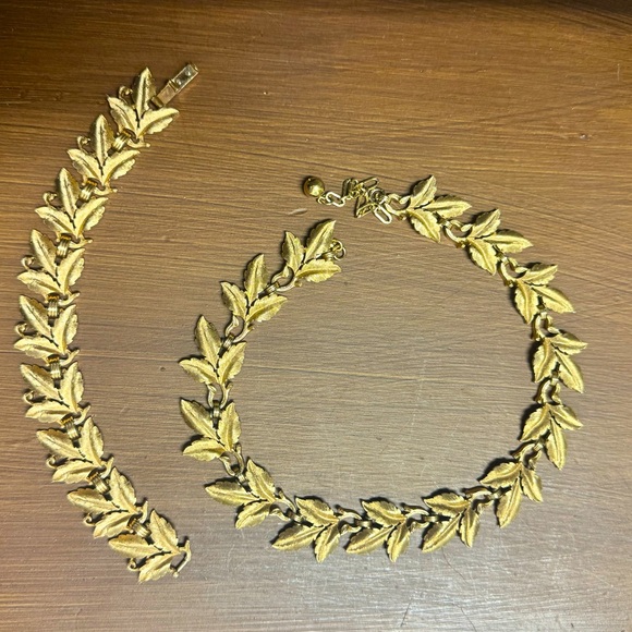 Vintage trifari choker bracelet set - Picture 1 of 4